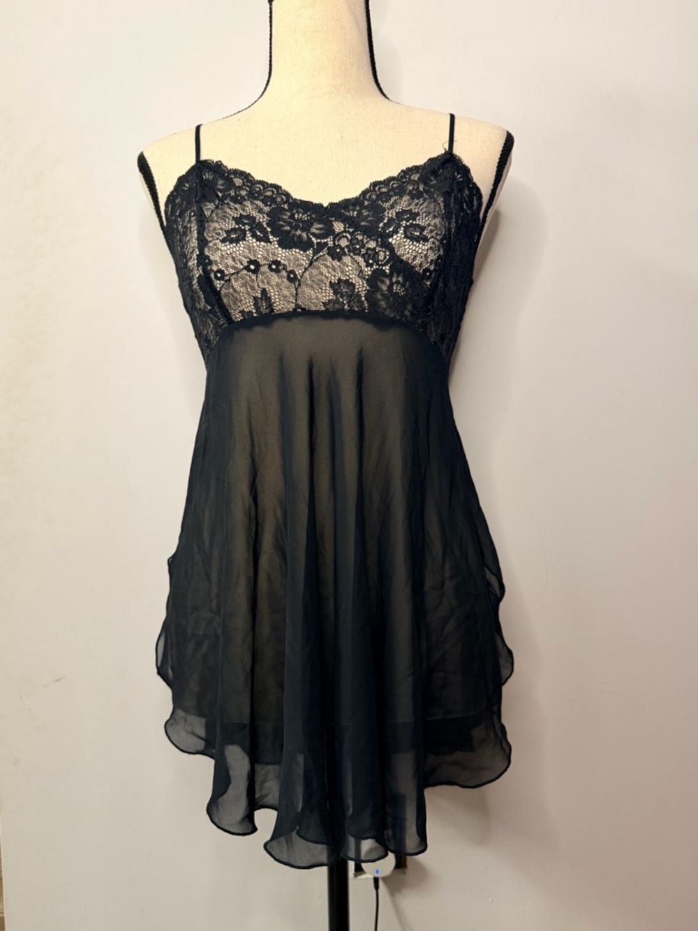 Victoria’s Secret Vintage Small Black Lace Babydoll Slip Y2K